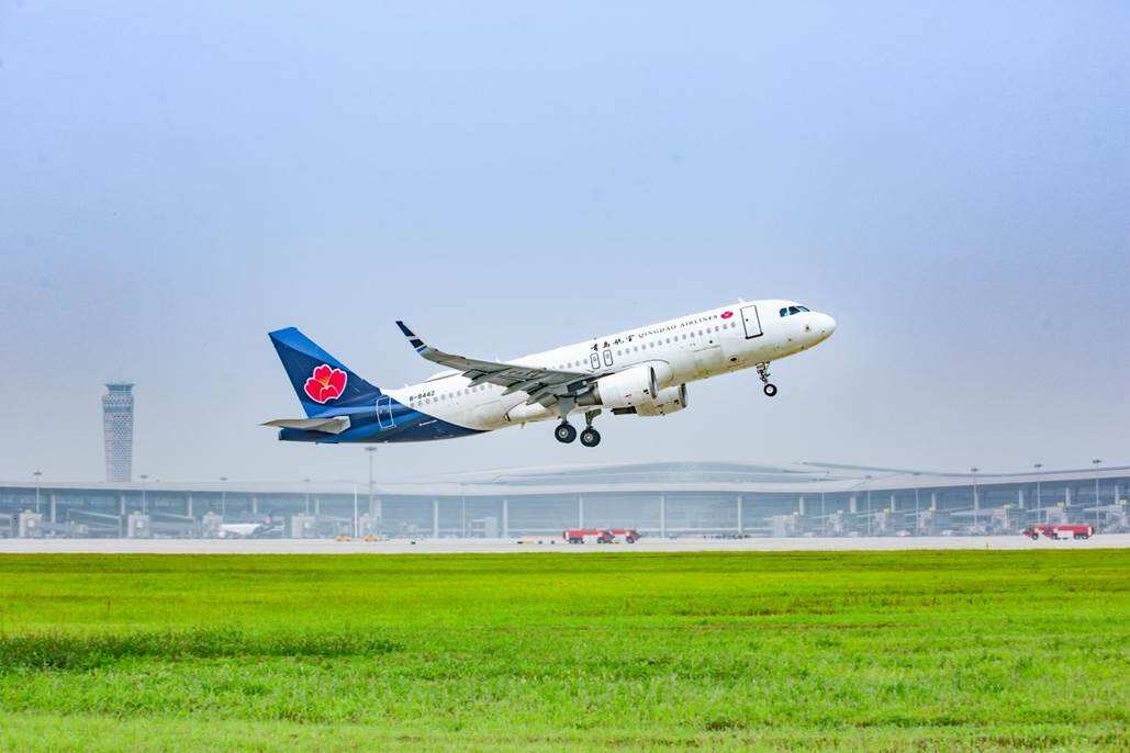 青岛航空新增和加密多条航线全力以赴迎暑运