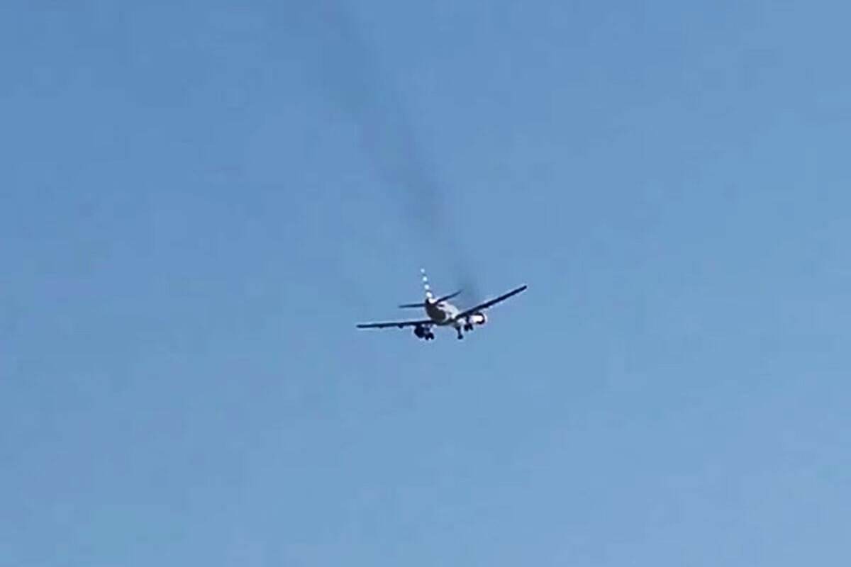 美国航空一客机起飞后发动机起火 紧急返航