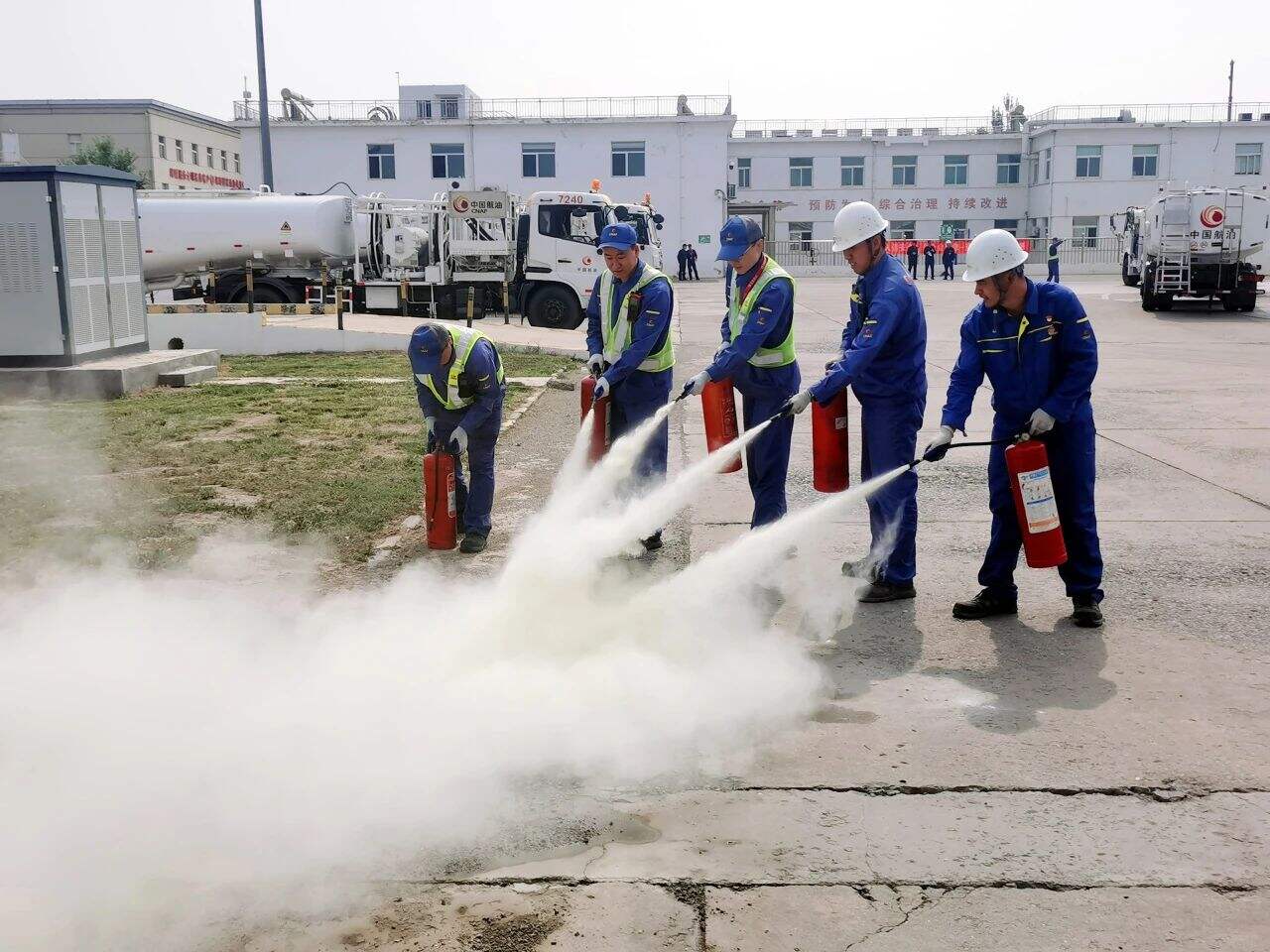 以练为战 筑牢防线一一中国航油山西分公司开展“安全生产月”综合应急演练