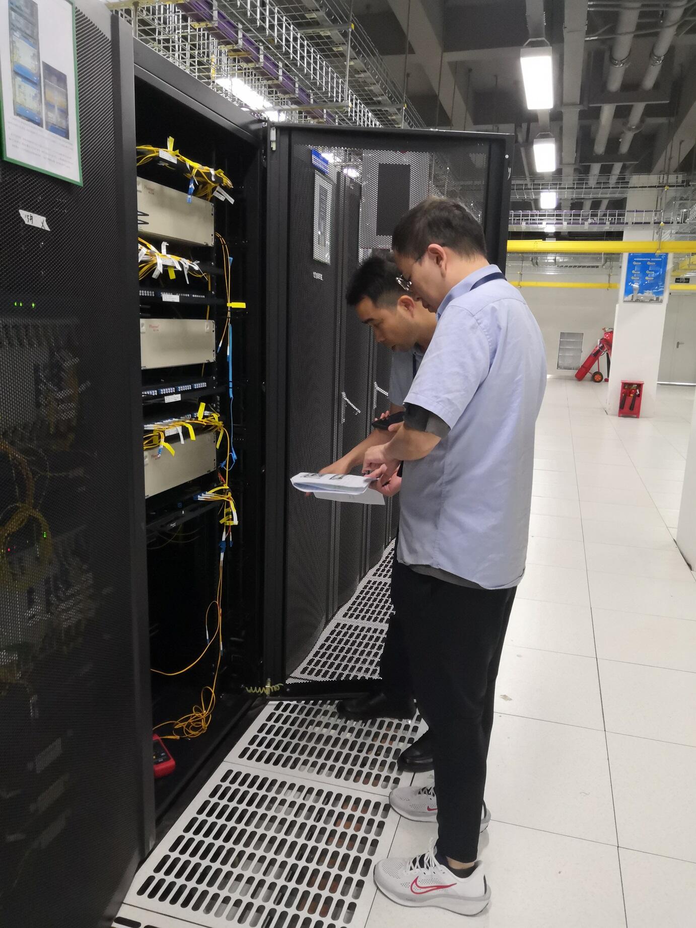 西南空管局网络中心天府数据传输运行部顺利完成四地OTN光传送网光缆路由优化工作