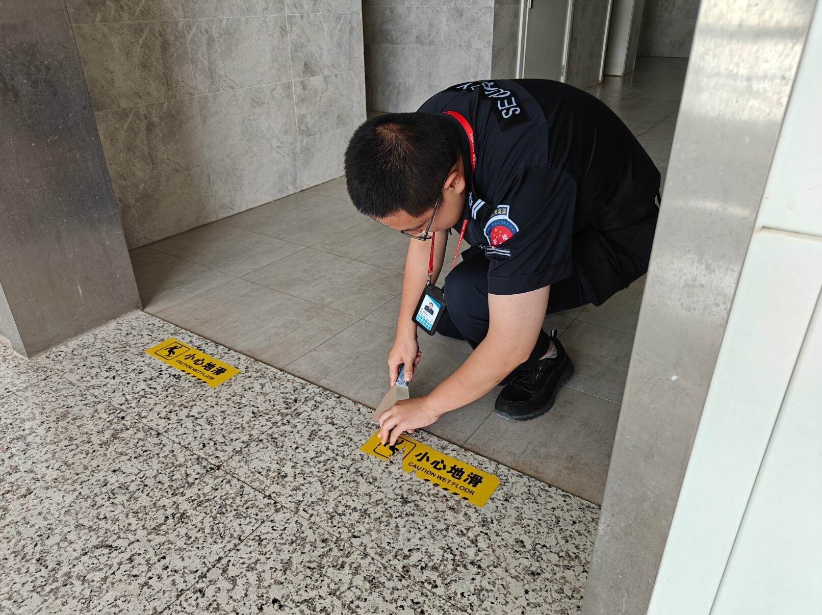 新疆机场集团若羌楼兰机场为建设“十佳机场”开展服务质量提升工作