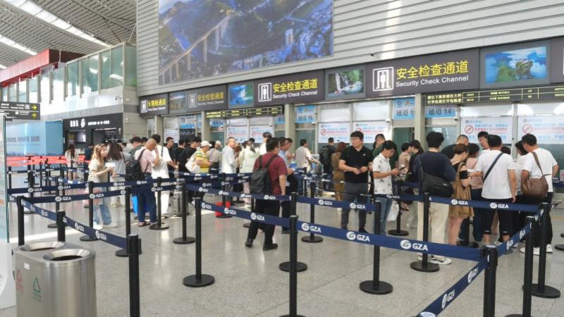 暑运来临 贵阳机场预计完成旅客吞吐量超478万人次