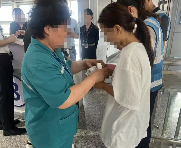 与时间赛跑，为生命护航，GS6414航班紧急保障受伤乘客快速乘机