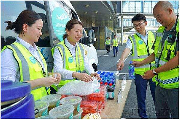 扬泰机场“五重清凉”计划守护一线职工