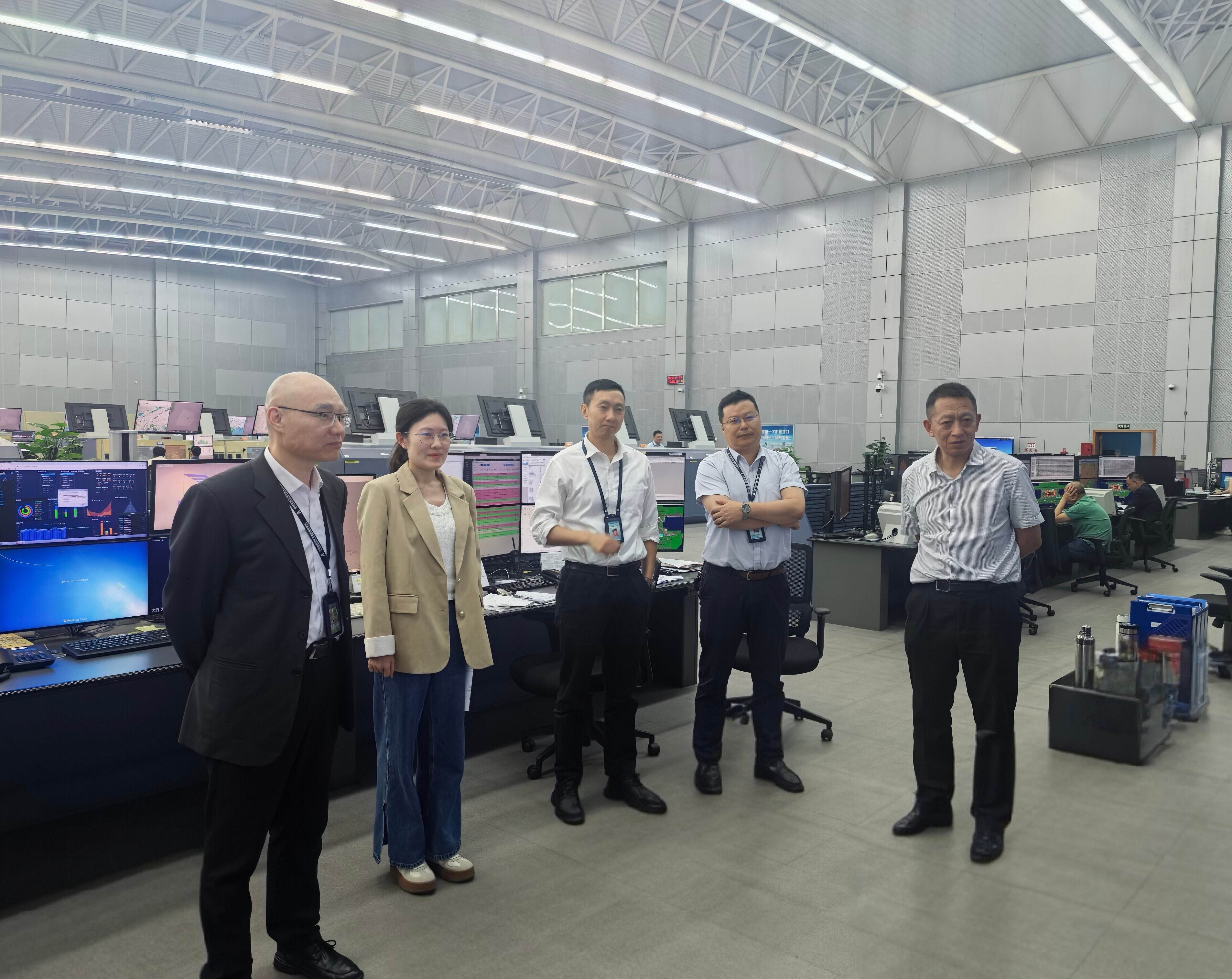 中南空管局管制中心全力迎战今年以来登陆我国最强台风“韦帕”