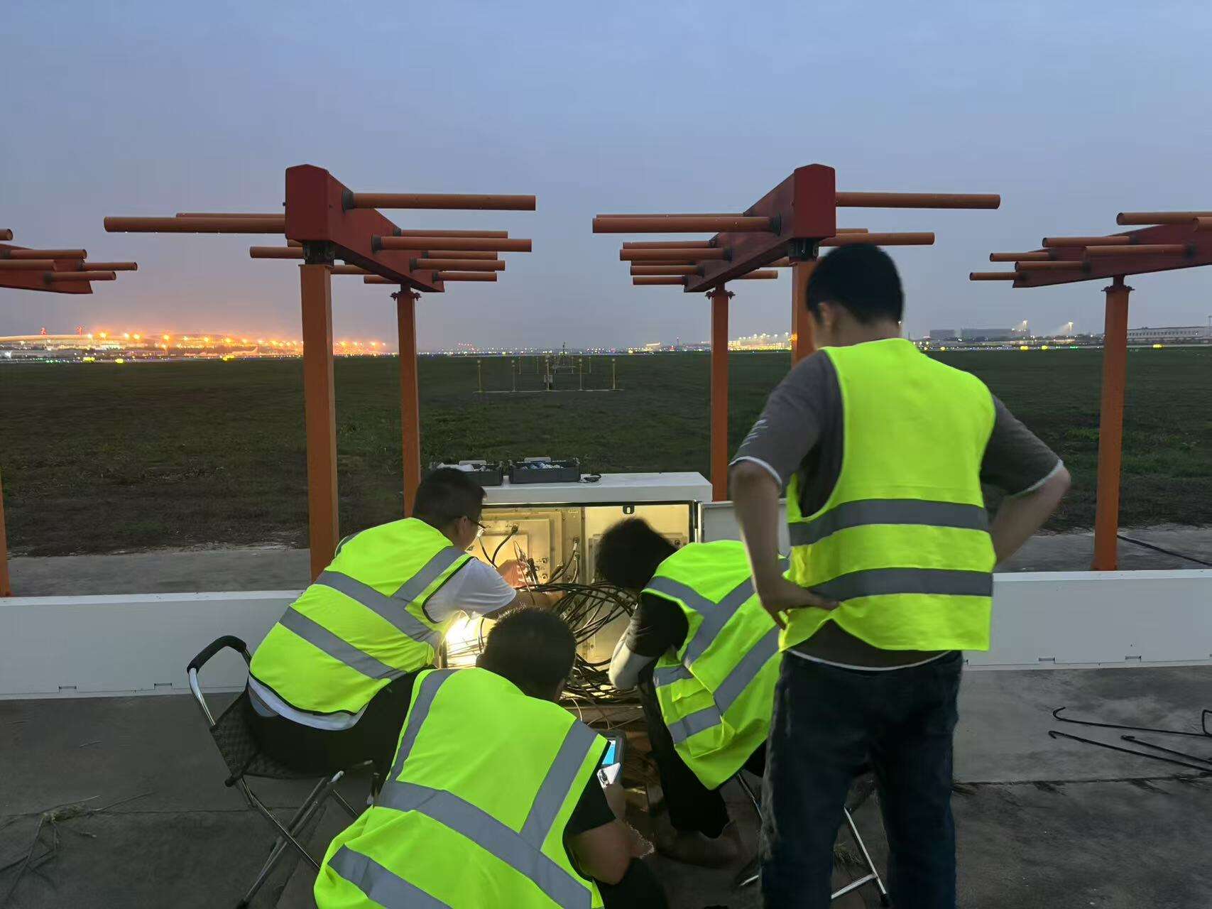 天津空管分局顺利完成西跑道仪表着陆系统巡检