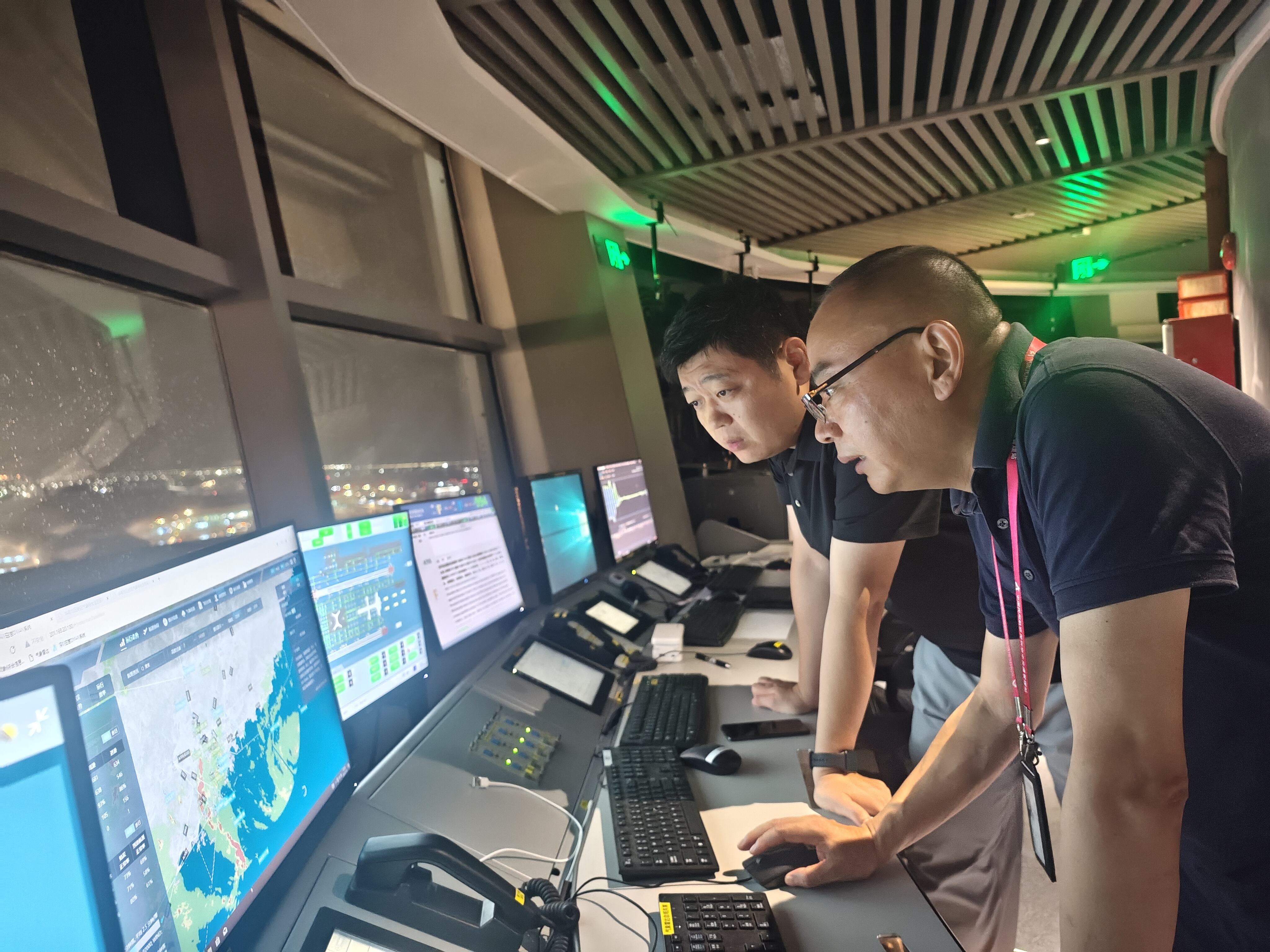 大风+暴雨“双杀”来袭，深圳空管全力做好台风“韦帕”全阶段防御筑牢空中防线