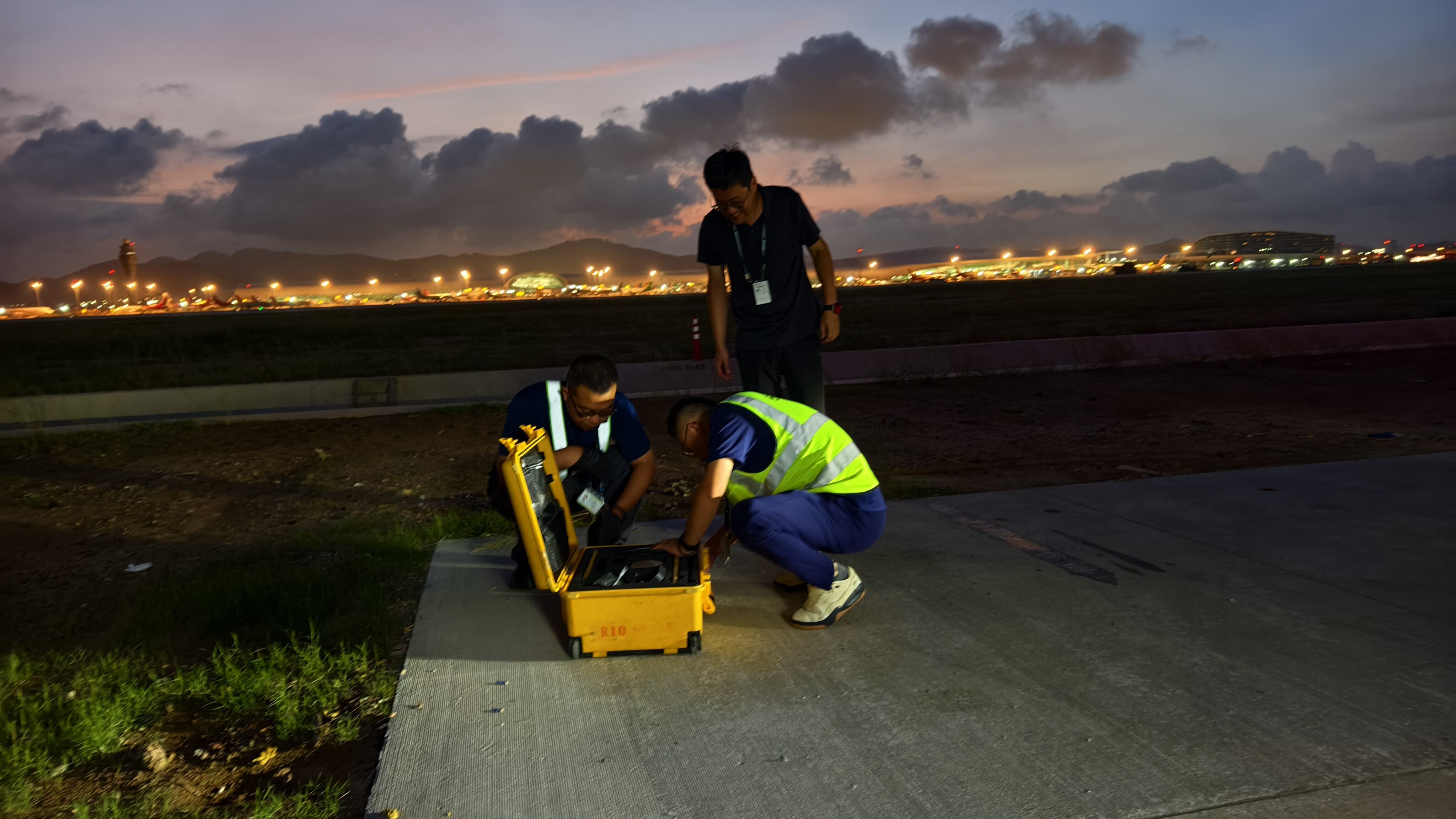 高效协同，深圳机场三跑道首日投产飞行校验顺利完成