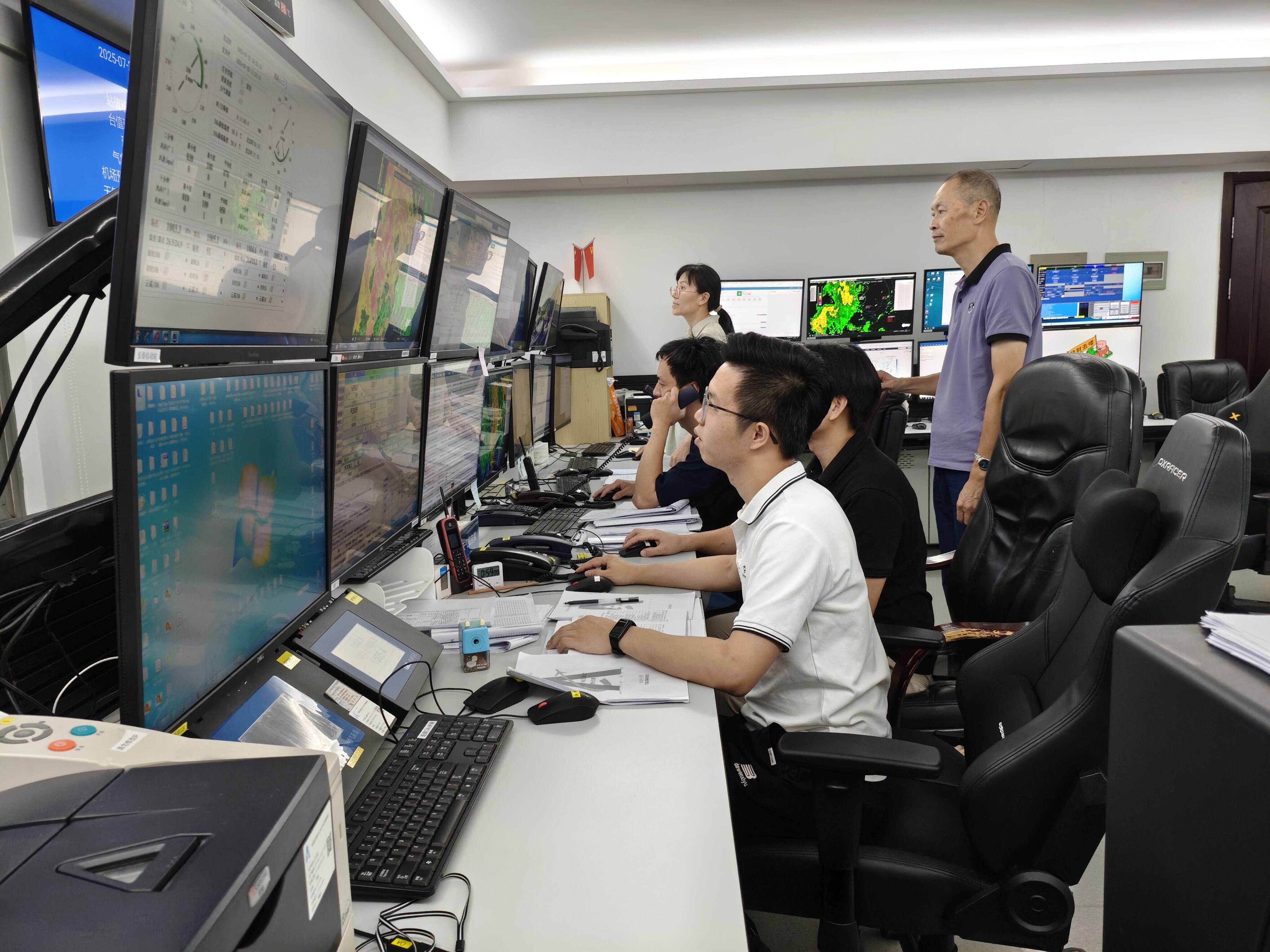 汕头空管站气象台全力打好汛期攻坚战
