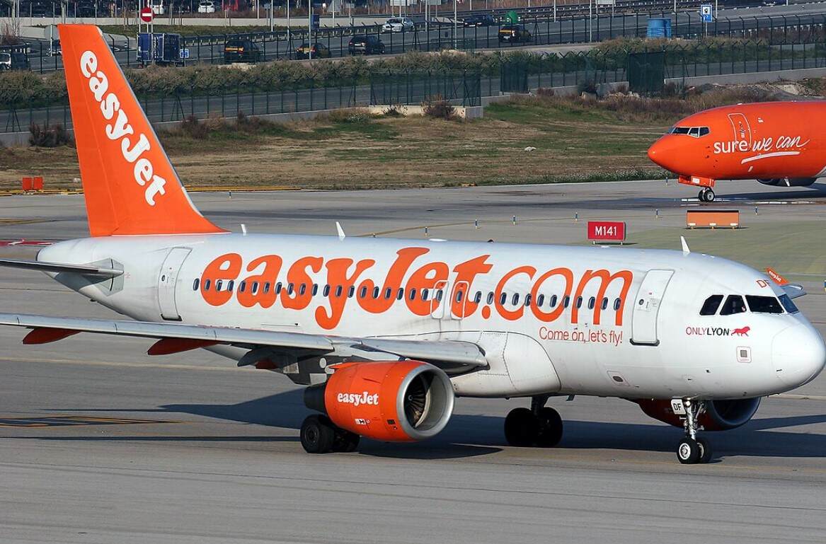 一男子声称要炸毁飞机，落地后被逮捕