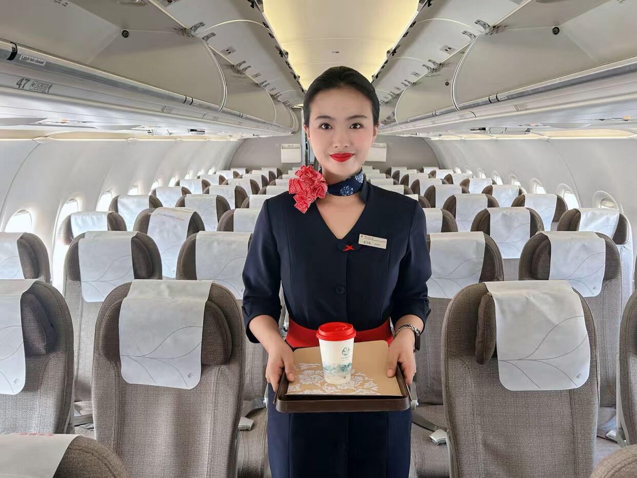 从军营到蓝天:一名00后新乘的初心传承与使命延伸