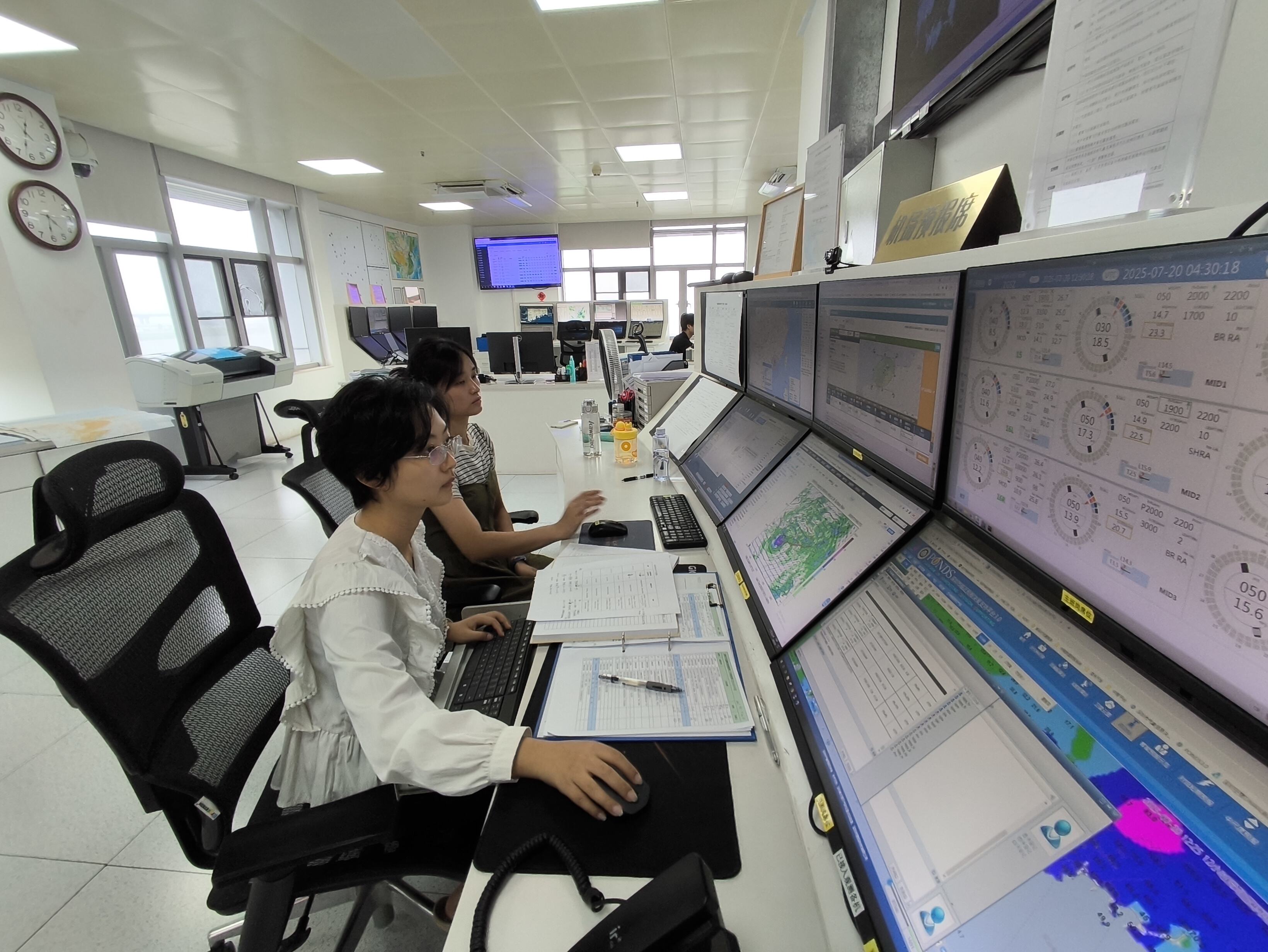 “多台共舞”暴雨风险提升，深圳空管切实落实落细防汛防台工作要求