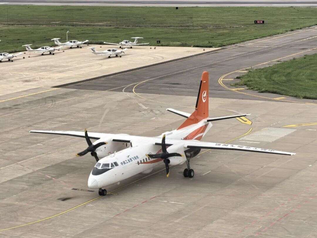 “新舟”60民用搜救机完成救援物品投放试飞