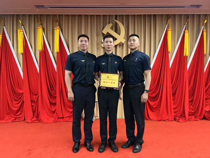 天津航空安全员扬播：退伍不褪色，践行 “蓝天卫士” 使命