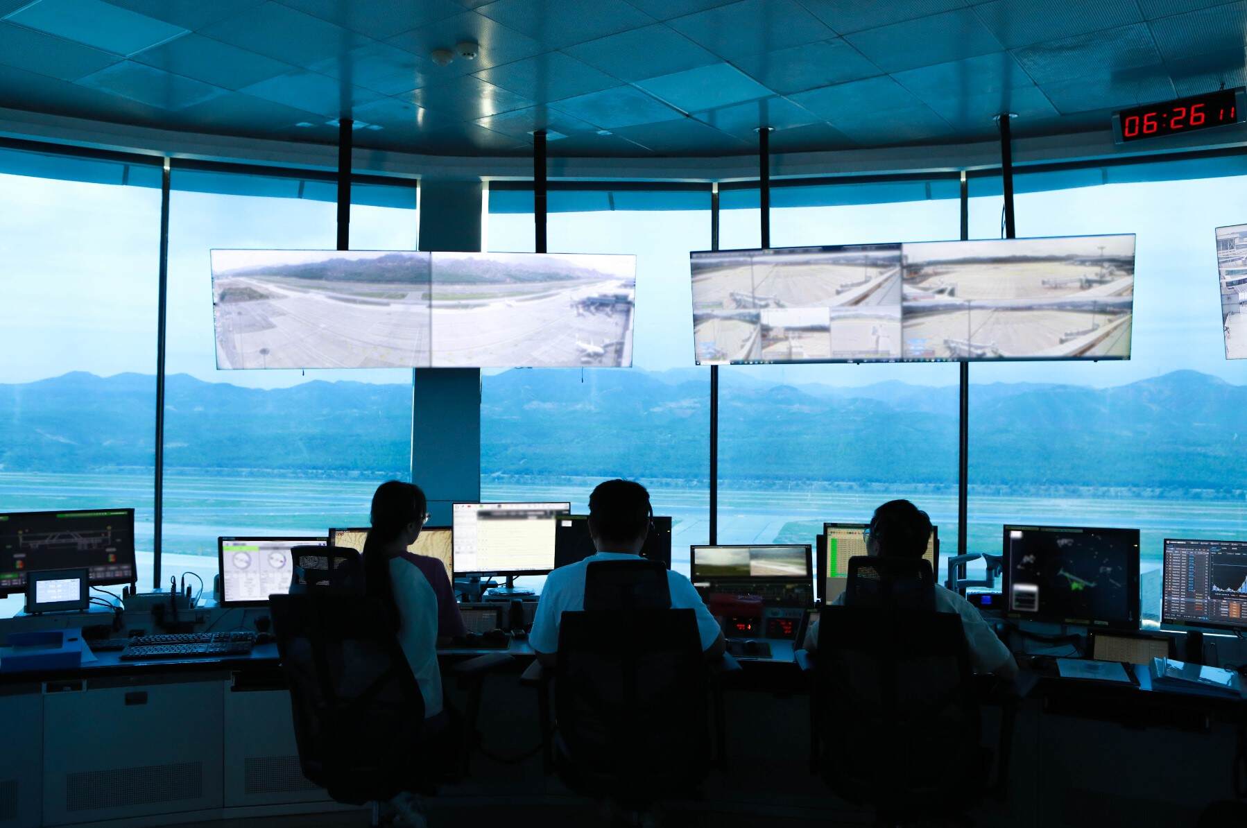 青海空管分局圆满完成西宁机场T3航站楼转场保障工作