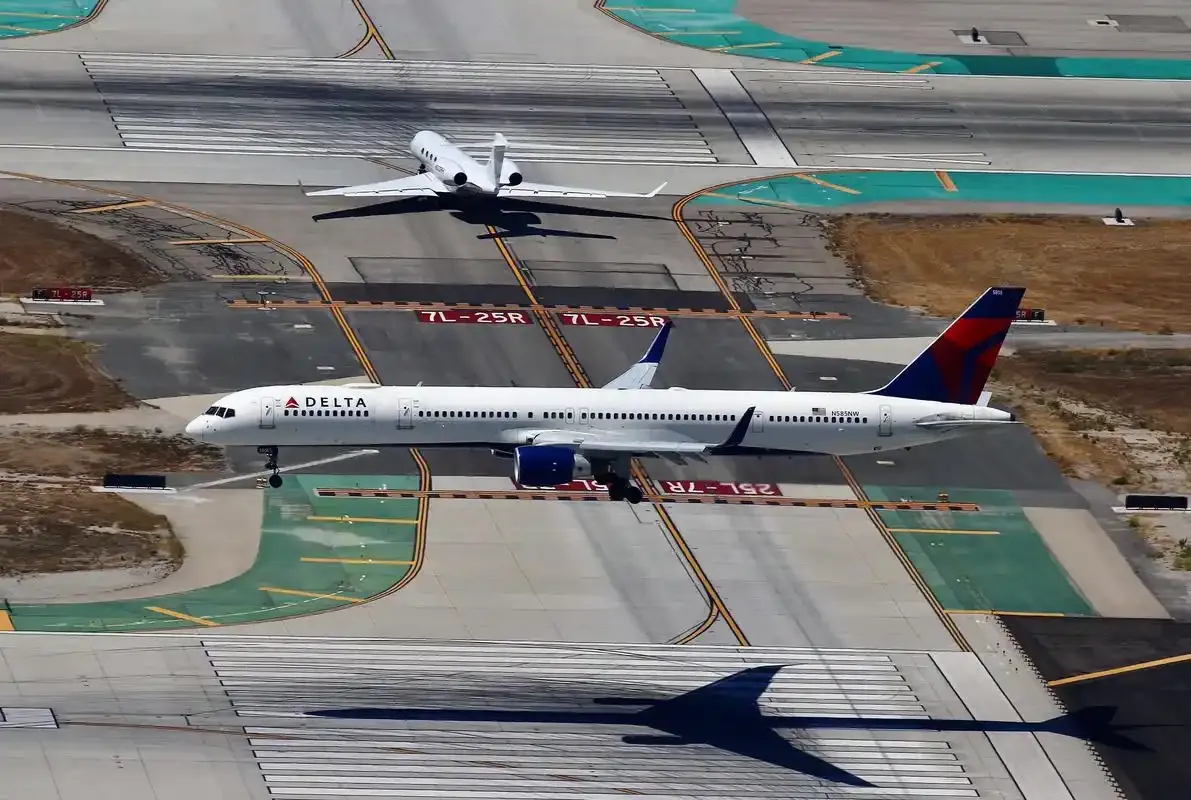 突发!达美航空两架客机发生剐蹭!