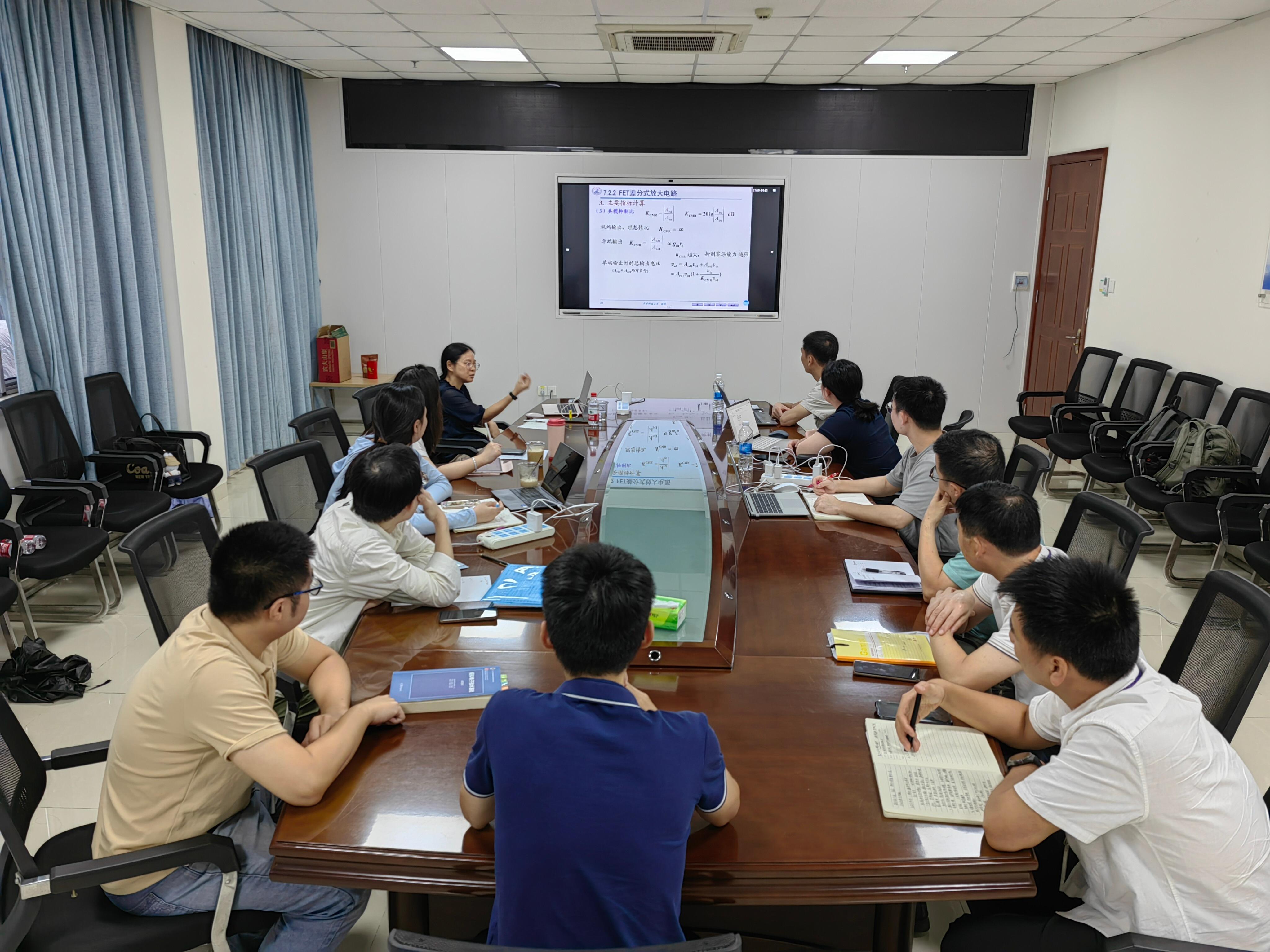 聚焦通信技術(shù)升級(jí)：廣西空管分局邀廣西大學(xué)專家 “傳經(jīng)送寶”