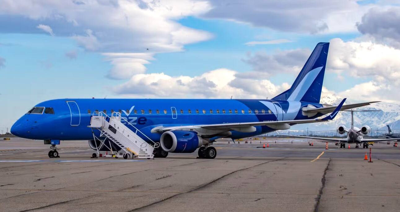 乘客挥舞滑板大闹客舱，航班紧急改降科罗拉多