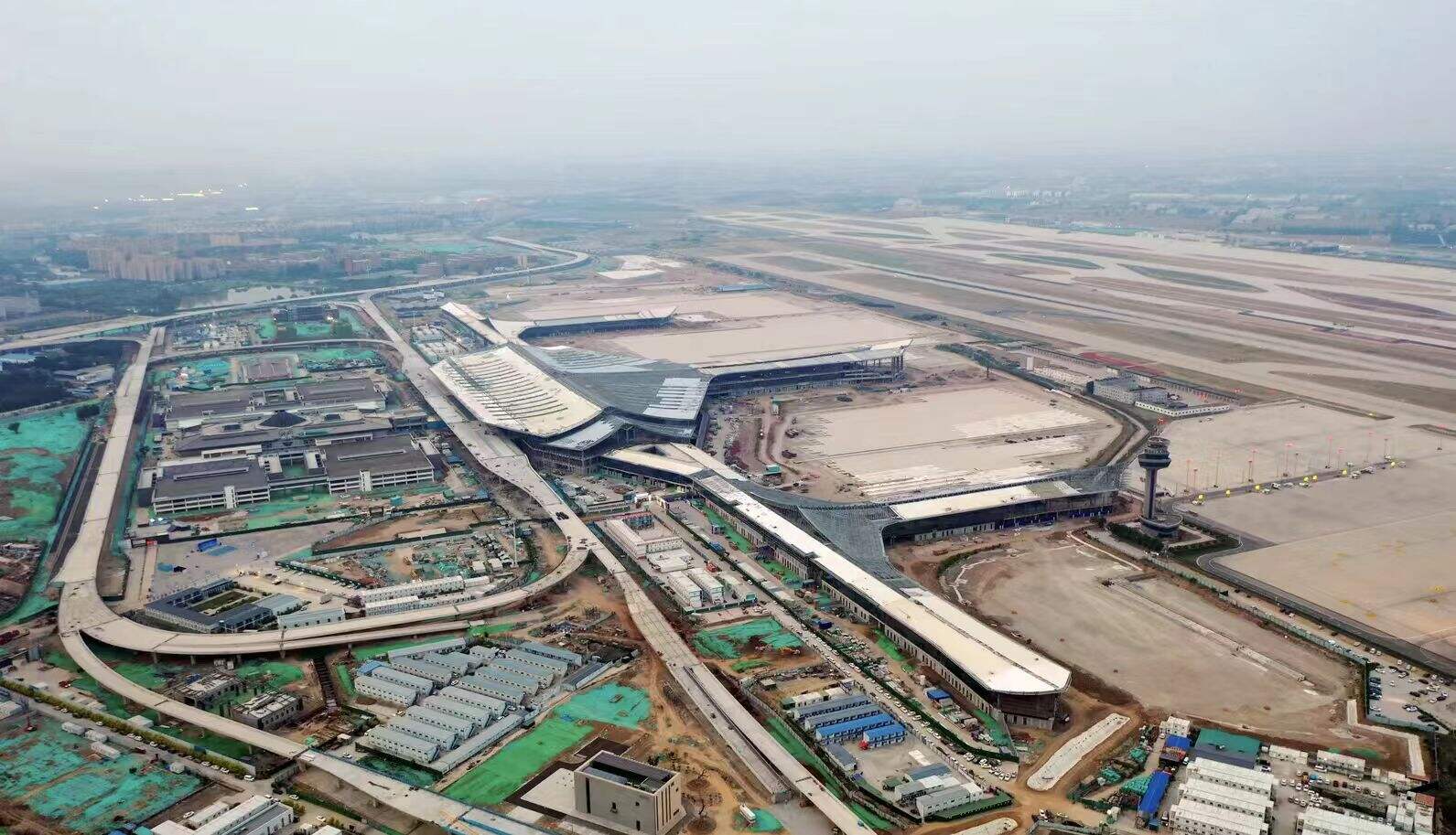 太原机场二跑道通过竣工验收