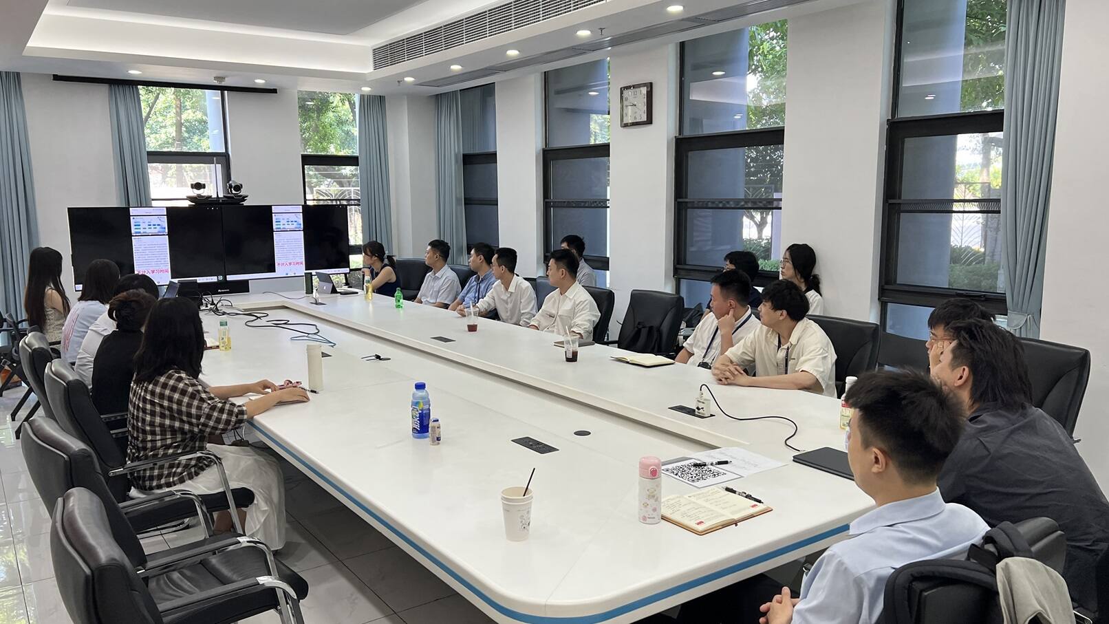 西南空管局飞服中心开展2025年教员复习培训——强化系统应用 规范培训管理 提升教学质量