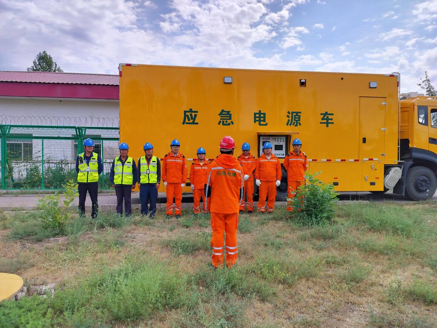 新疆机场集团那拉提机场与新源县供电公司开展联合应急演练