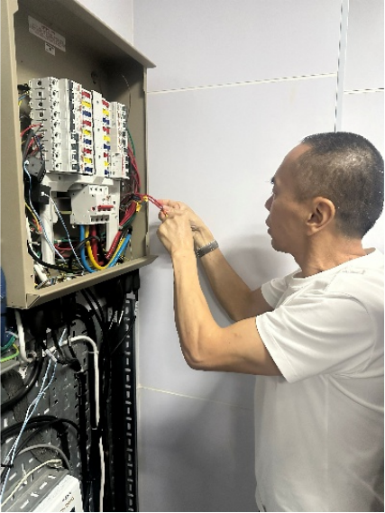 【暑运保障】技保中心顺利完成7.22广元雷达站雷击后抢修工作