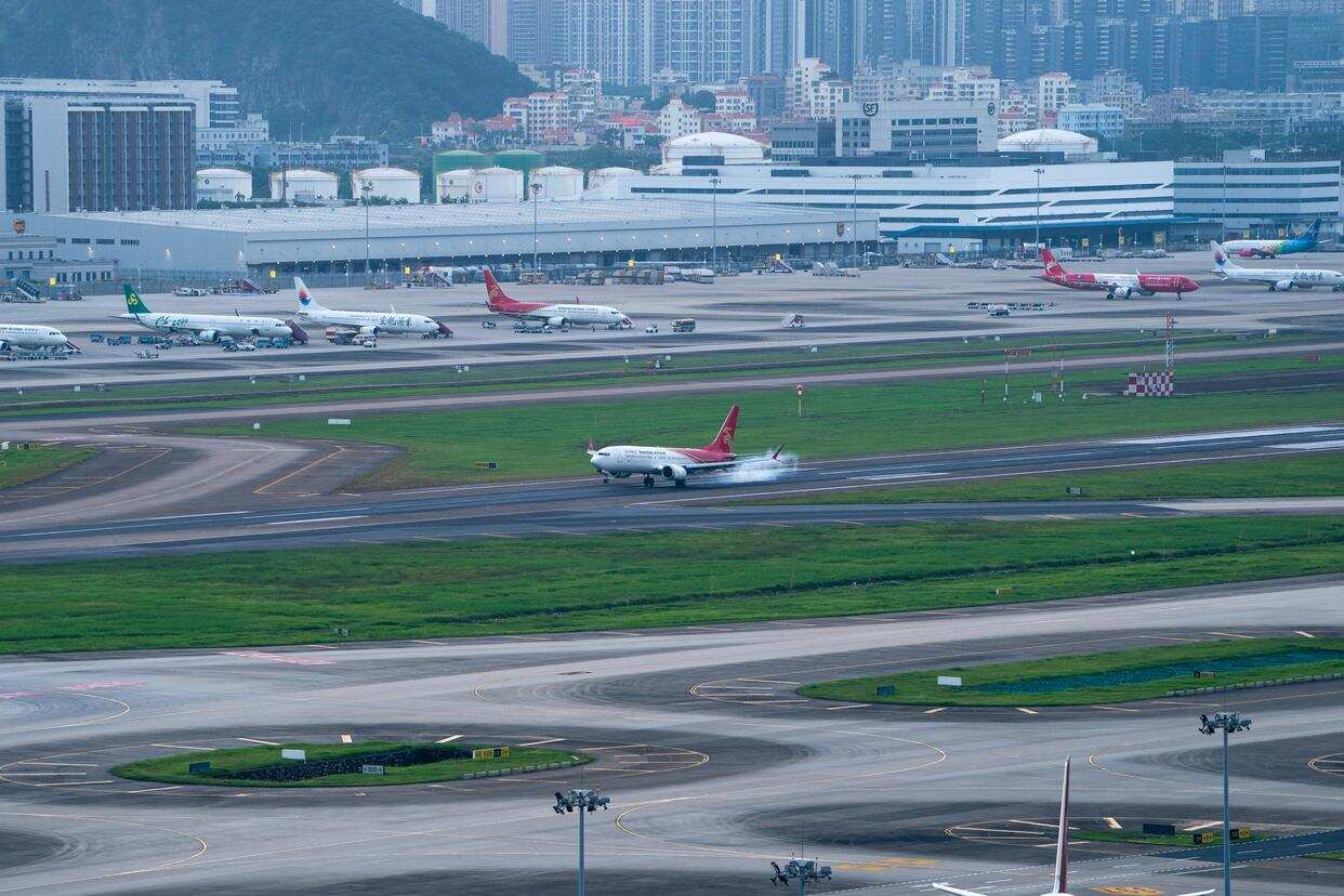 深圳机场三跑道试飞成功