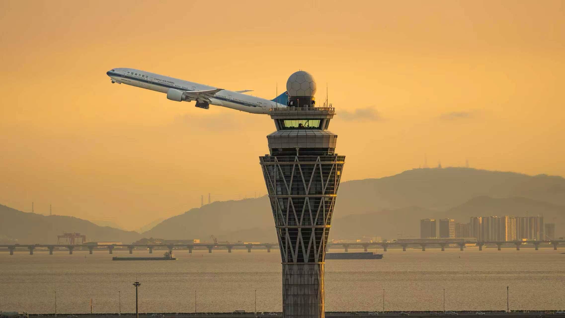 日架次1300以上天数达16天,深圳空管站切实做好2025年暑运及深圳机场三跑道投运准备保障