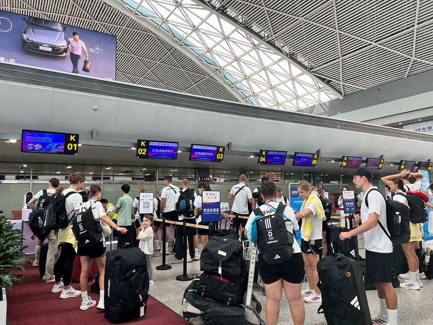 东航四川分公司顺利完成成都世运会保障任务