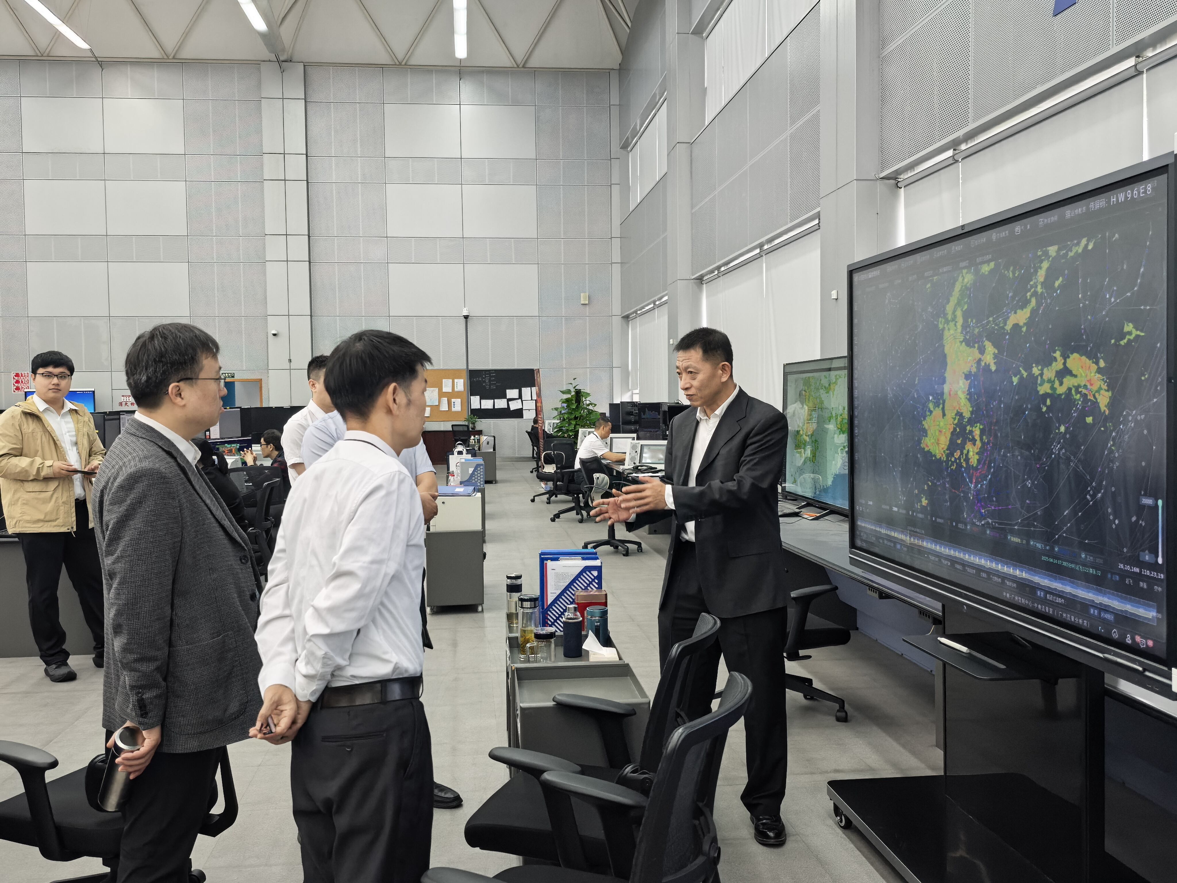 中南空管局管制中心圆满完成2025年暑运保障任务