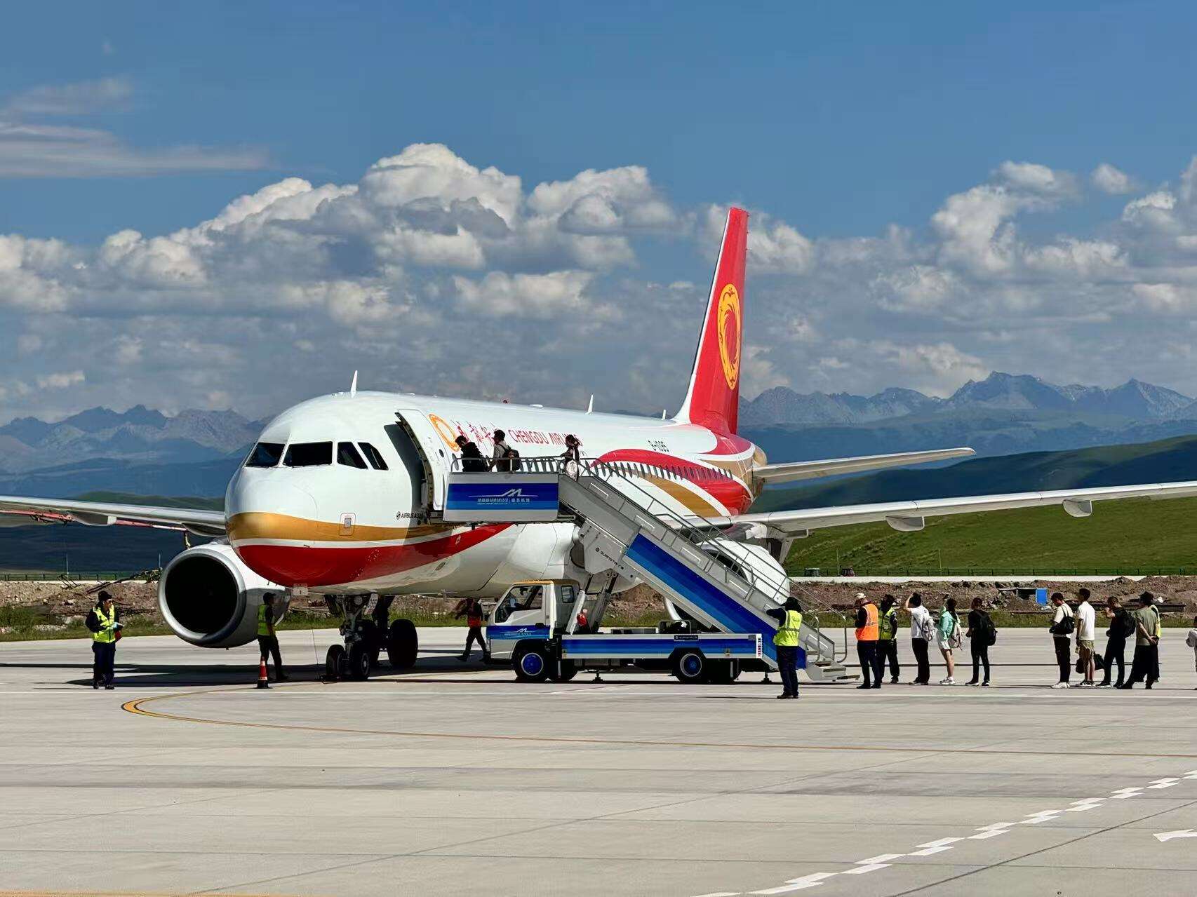 新疆机场集团昭苏天马机场圆满完成 2025 年暑运保障任务