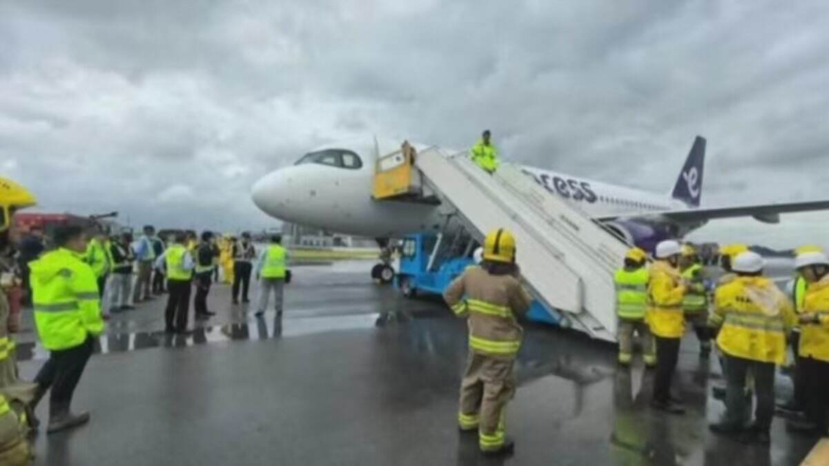 香港快运航空一客机降落时撞到草坪 无人受伤