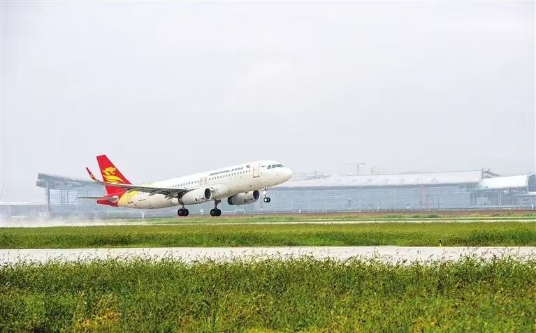 首都航空圆满完成太原机场新建二跑道真机试飞任务