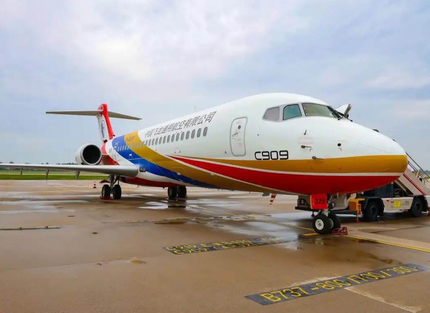 首架C909医疗机交付中国飞龙通航