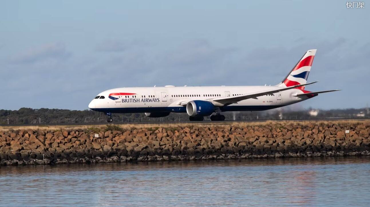 英国航空一客机挂出“Mayday”紧急返航