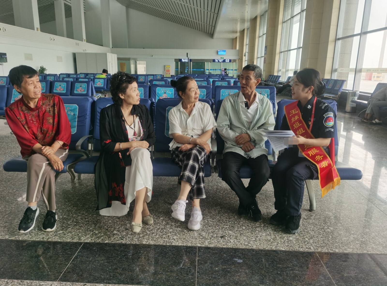 新疆机场集团且末玉都机场开展“世界清洁地球日”活动 倡导绿色出行