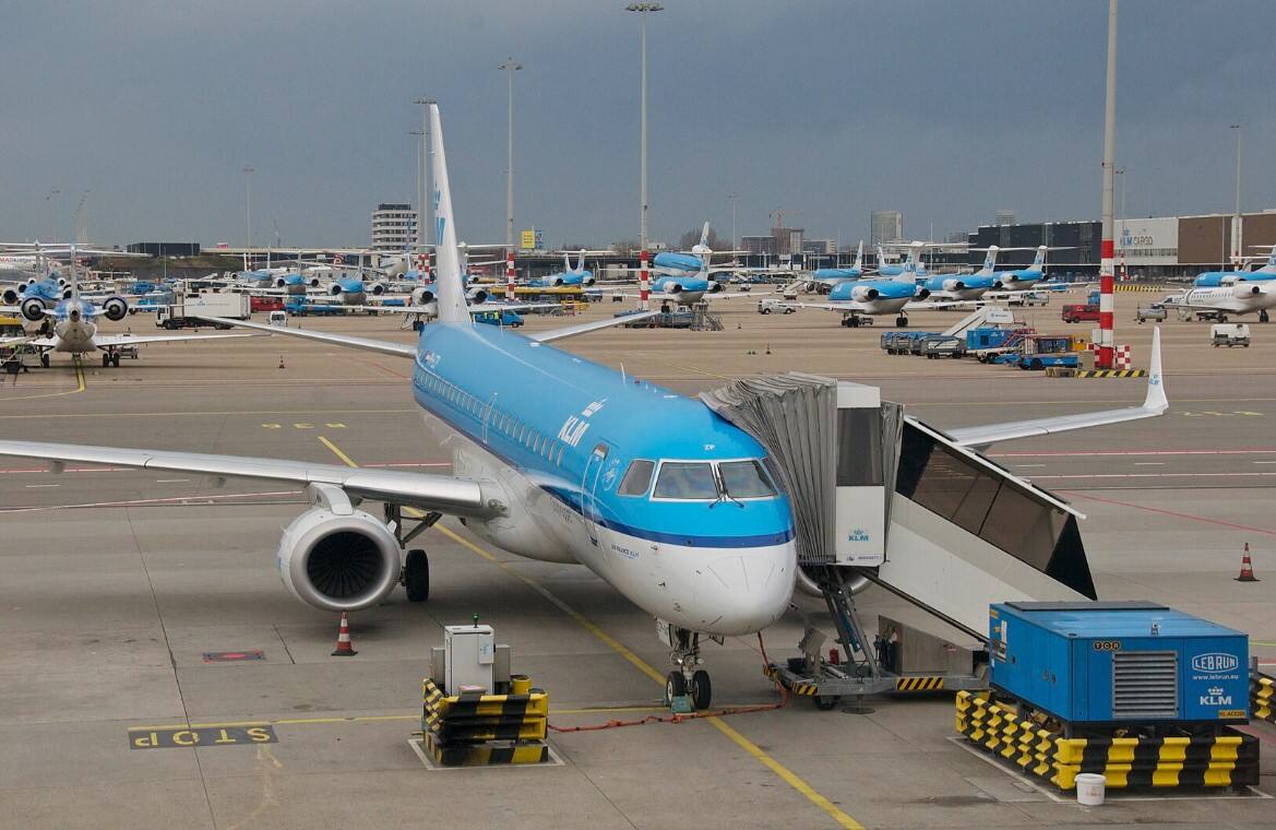 史基浦机场地勤人员罢工 荷航取消大量航班