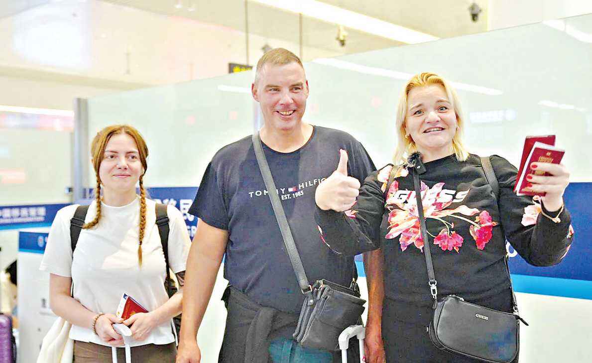 太原武宿机场口岸迎来首位免签入境俄罗斯旅客