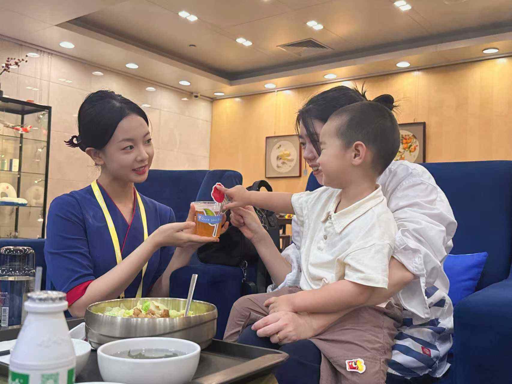 河北航空举办“一味茶歇·白露”节气活动