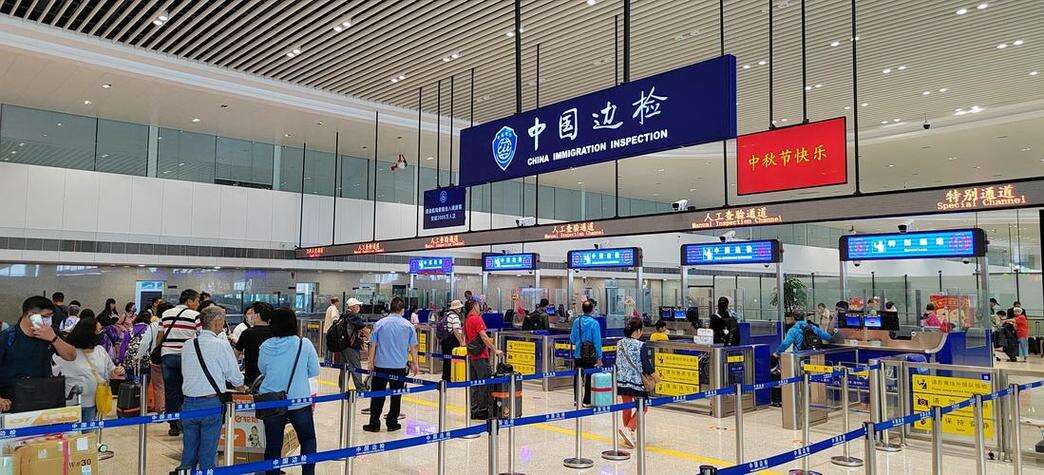 厦门机场今年出入境客流破300万人次 外籍旅客超71万人次