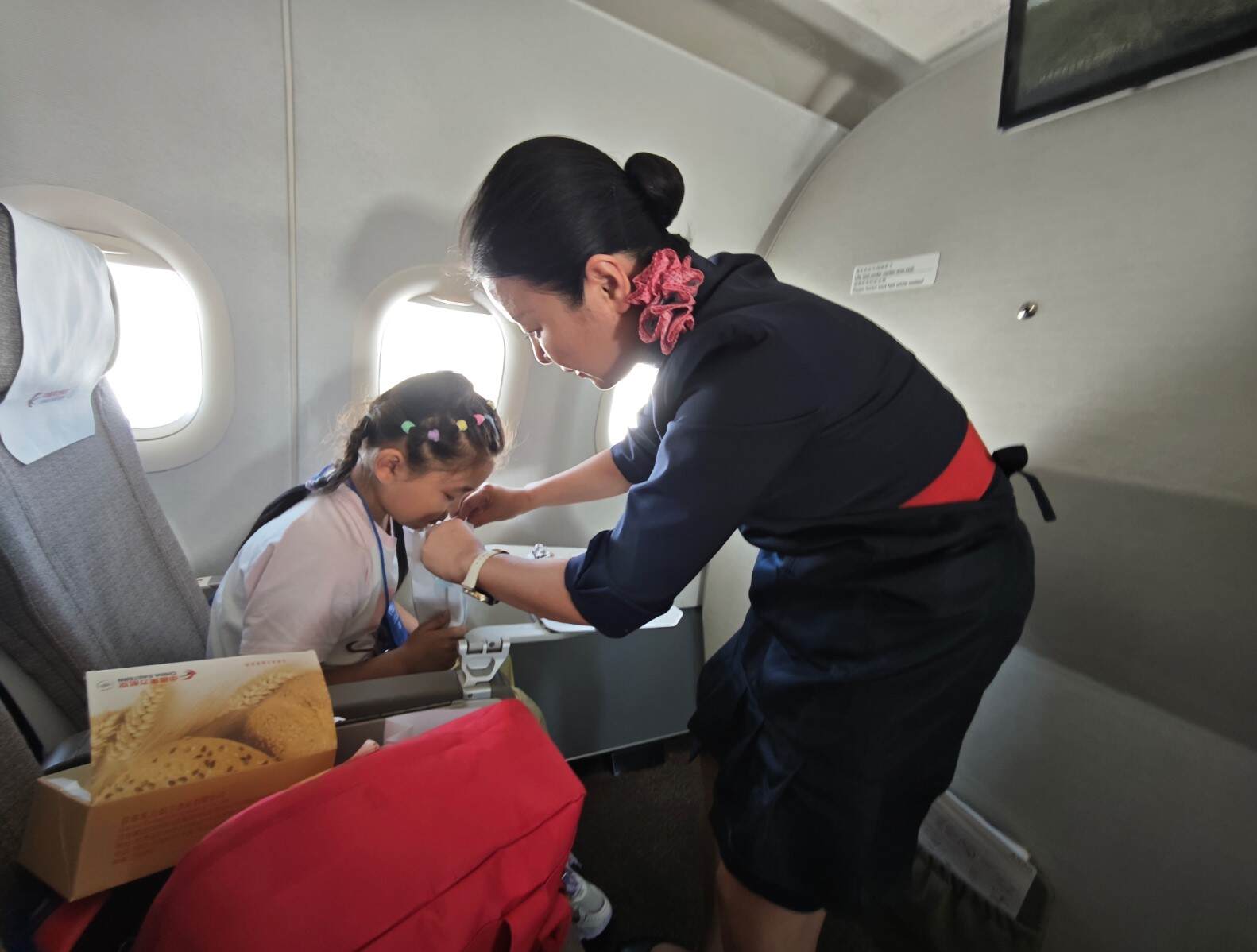 空地携手护航首乘——东航甘肃分公司首乘服务侧记