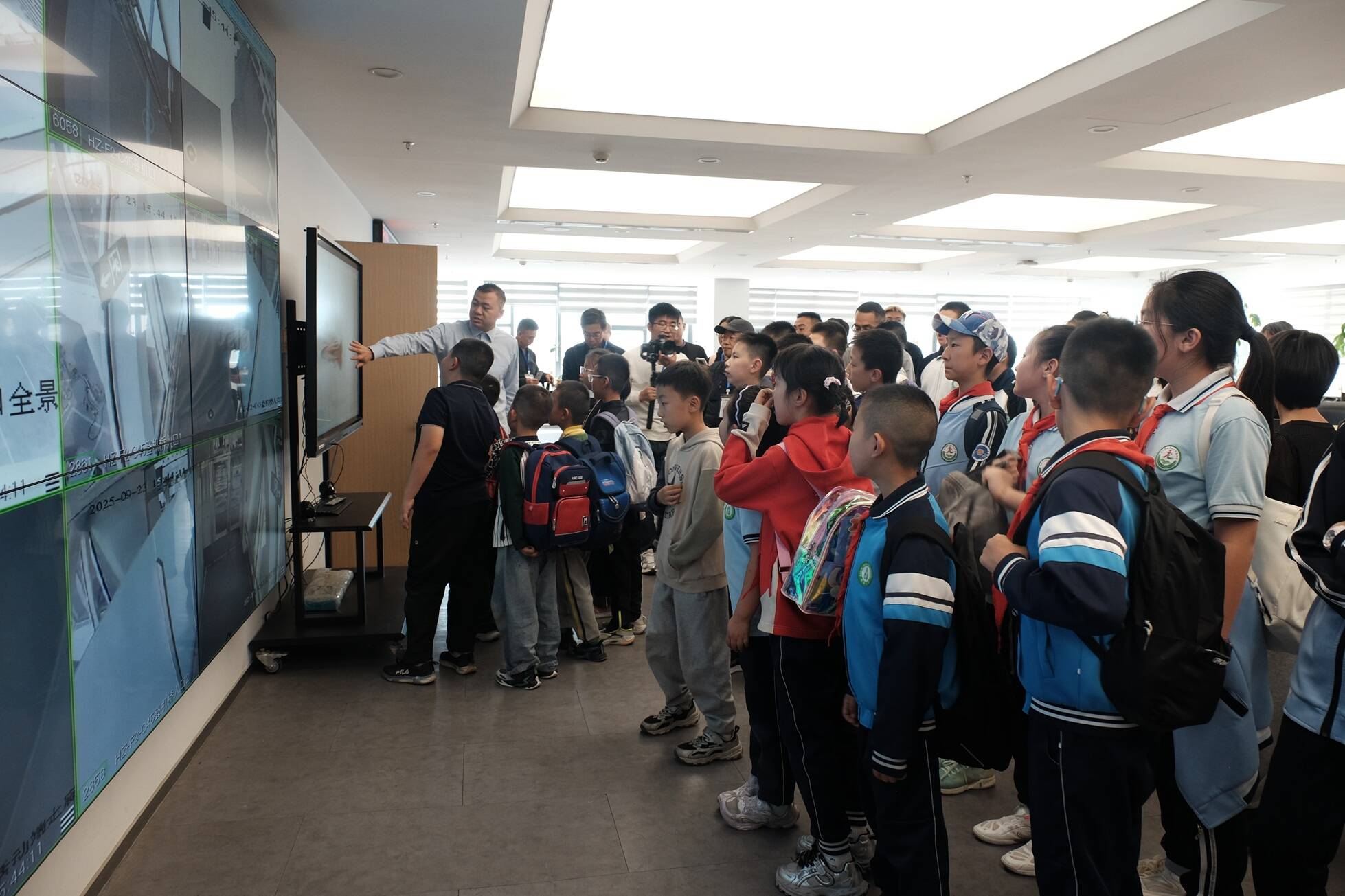 蓝天逐梦启新程 东航研学伴成长——东航甘肃分公司第二届航空研学活动侧记