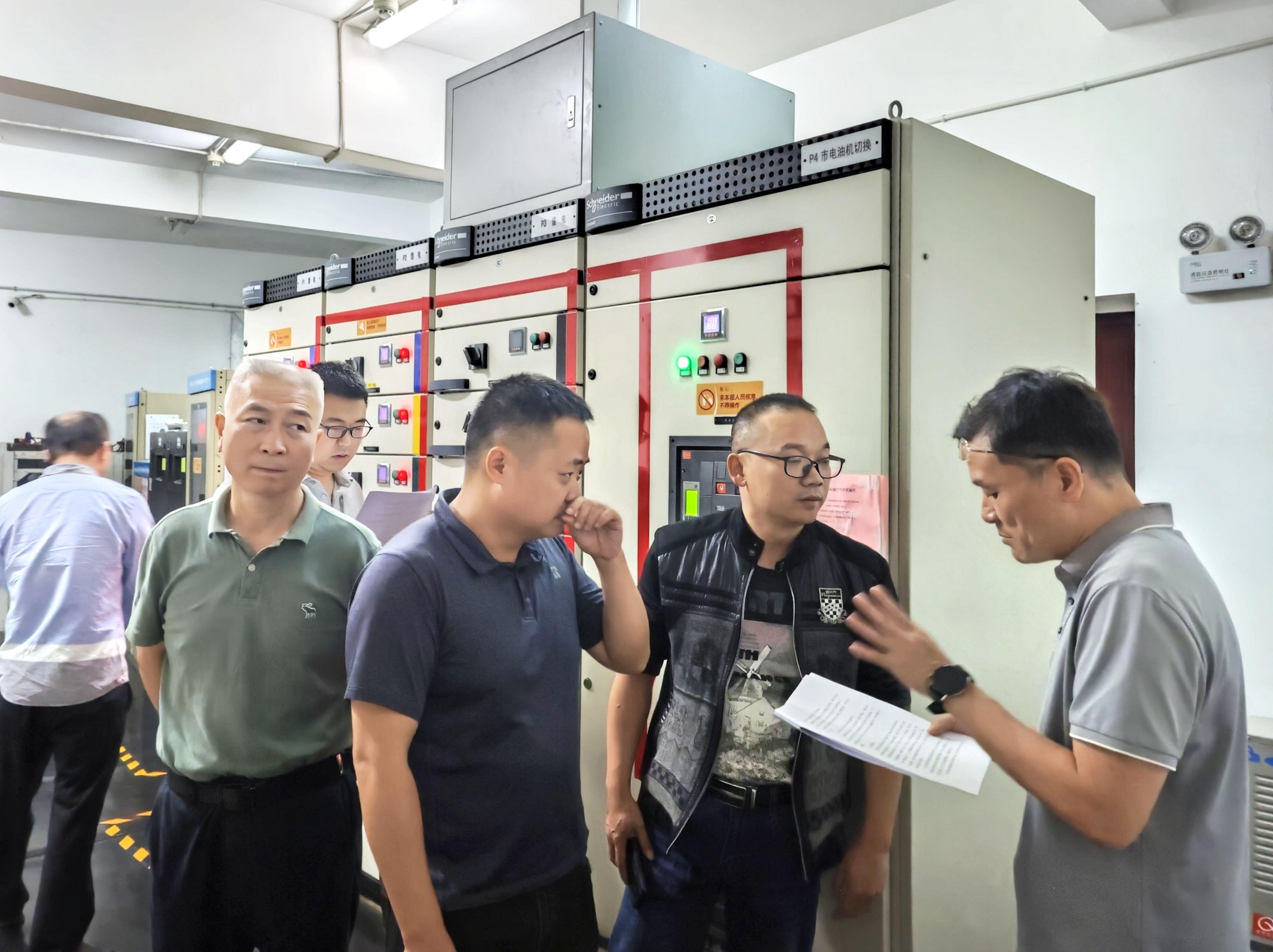 湖南空管分局与长沙黄花国际机场分公司联合开展塔台供电故障应急演练