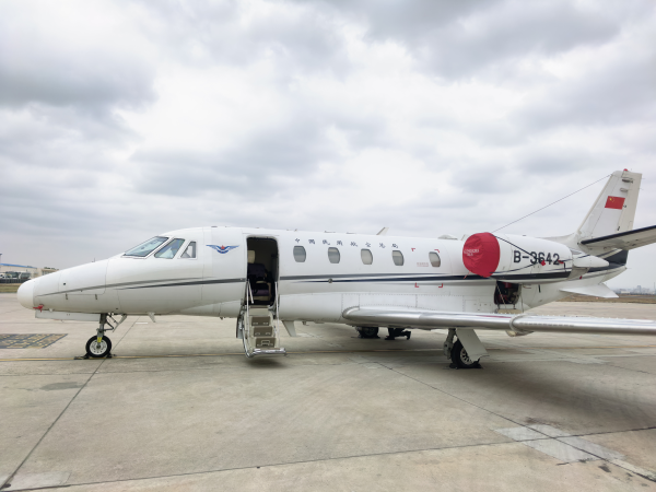 锡林浩特机场高效完成跑道助航灯光定期校验