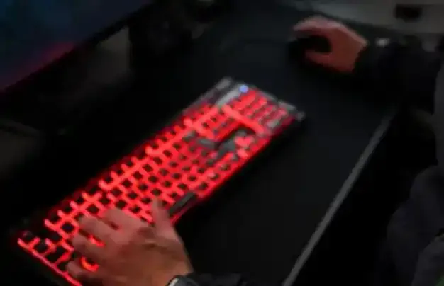 丹麦一军用机场上空再现不明无人机