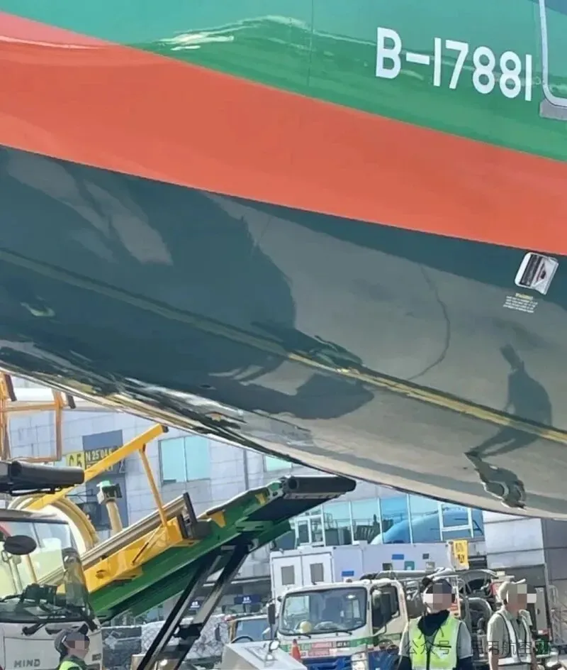 上海飞台北波音787发生机尾擦地,长荣航空回应