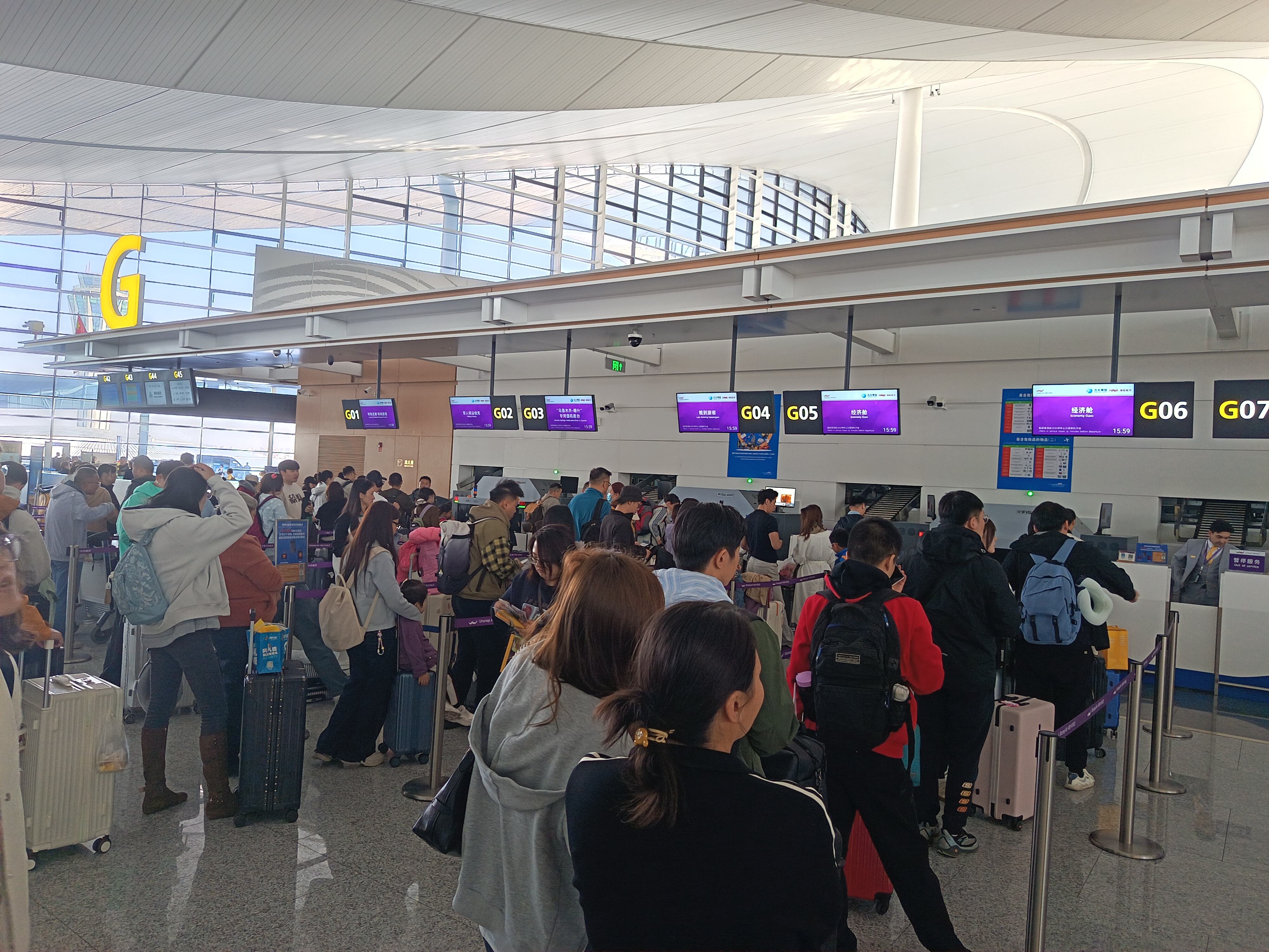 乌鲁木齐航空国庆中秋长假安全运输旅客8.1万人次
