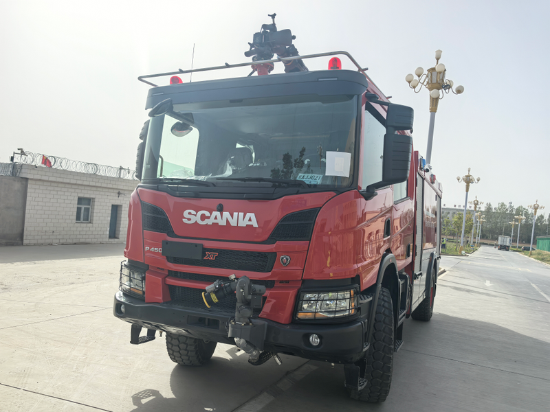 喀什徕宁国际机场消防救援站新添“快反利器” 快速调动车正式到位