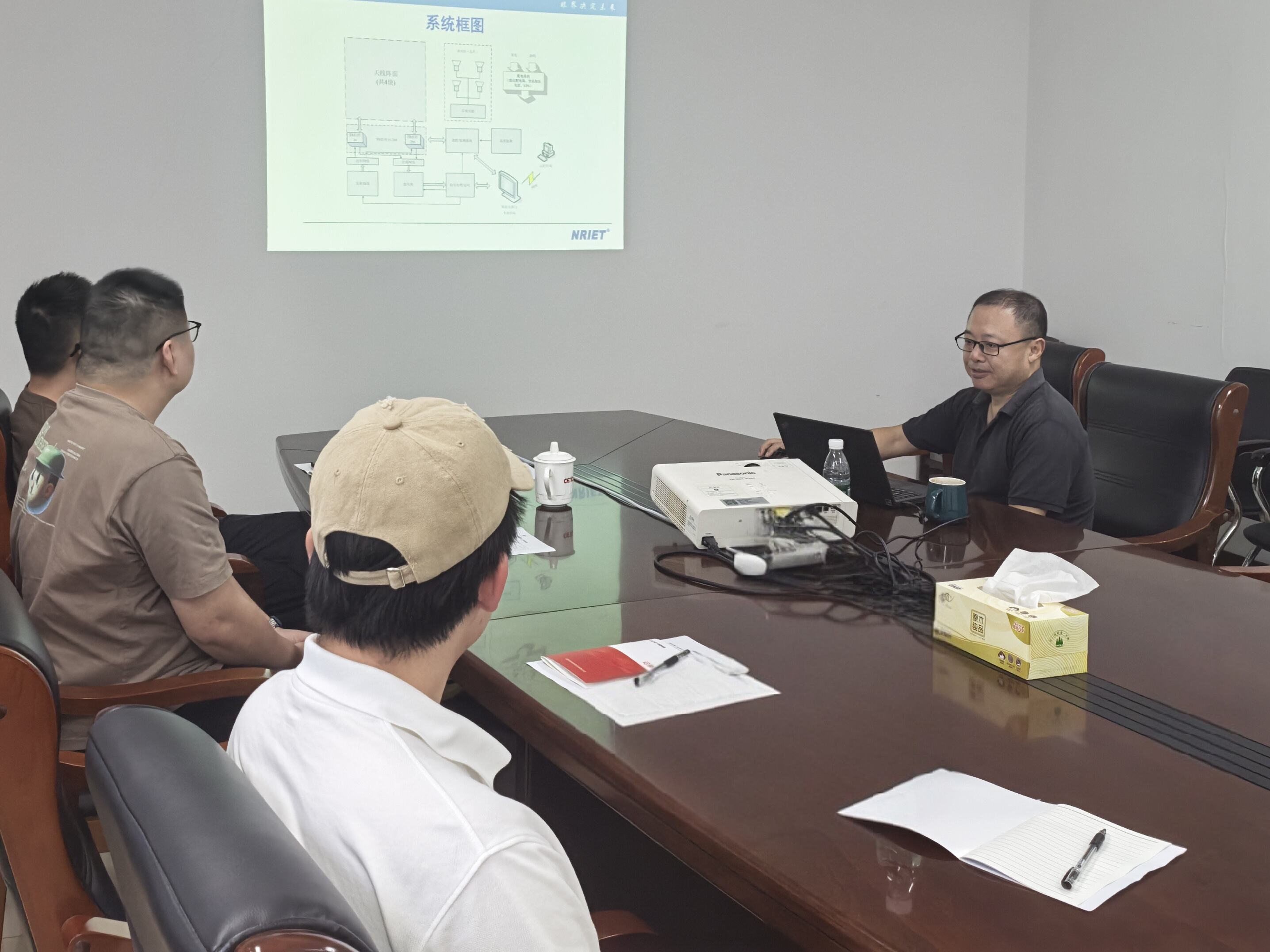 福建空管分局气象台派员参加风廓线雷达厂家培训