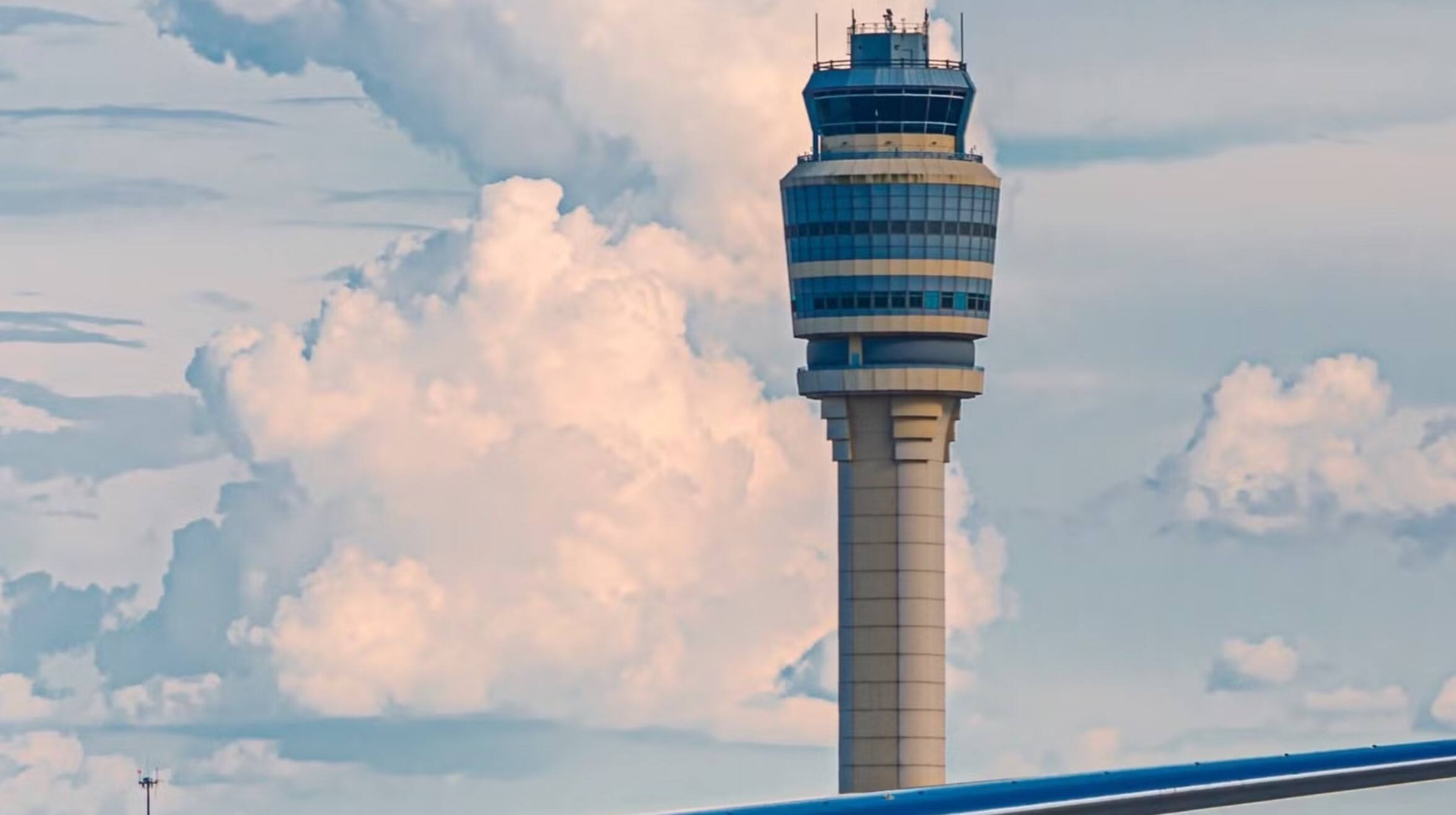 美政府“停摆”继续 本周超2万航班延误